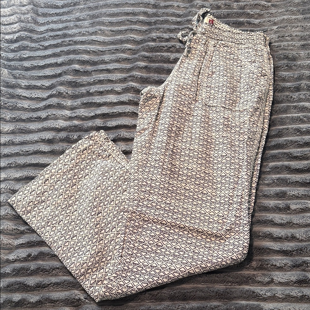 Geometric Print Drawstring Pants - Black & White